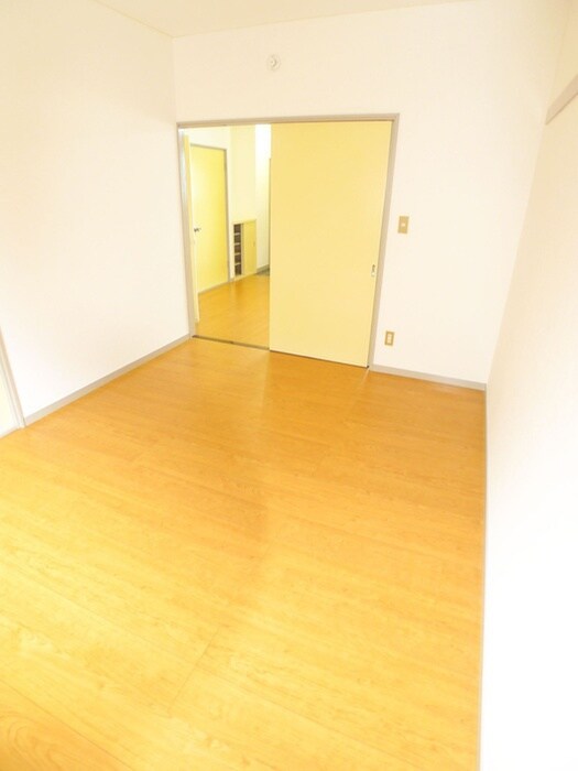 物件内観写真14　(室内からの展望)