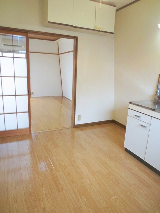 物件内観写真12　(廊下)