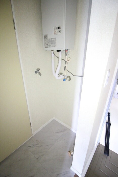 物件内観写真14　(洗濯機置場)