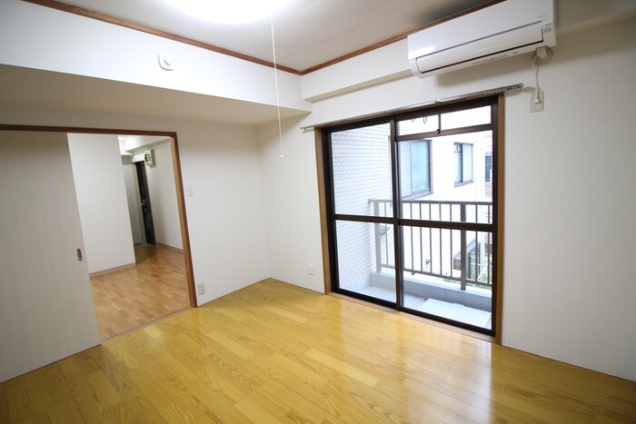 物件内観写真6　(居室)