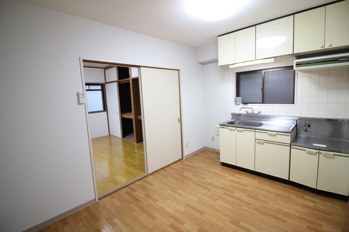 物件内観写真8　(居室)