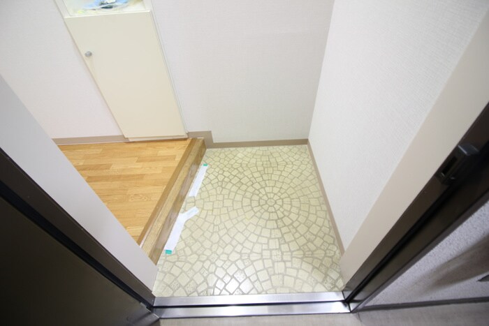 物件内観写真13　(玄関)