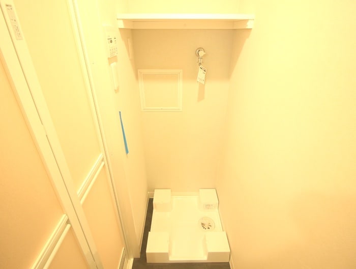 物件内観写真13　(洗濯機置場)