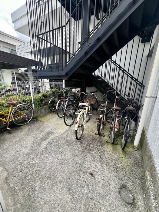 物件外観写真6　(駐輪場)