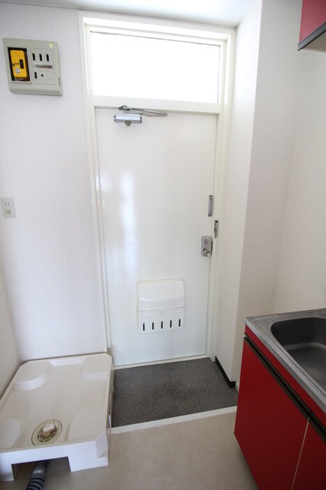 物件内観写真7　(玄関)