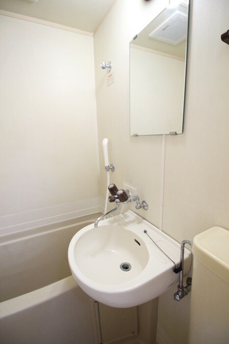 物件内観写真11　(洗面)