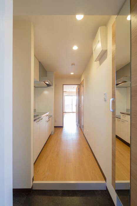 物件内観写真14　(玄関)