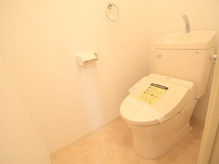 物件内観写真8　(トイレ)