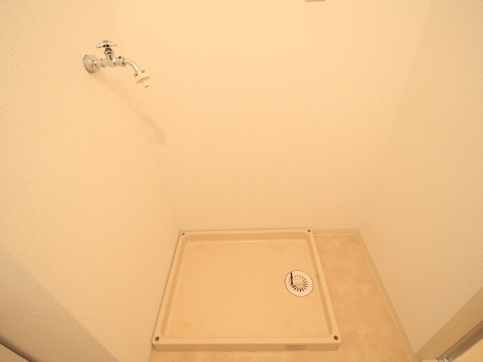 物件内観写真10　(洗濯機置場)