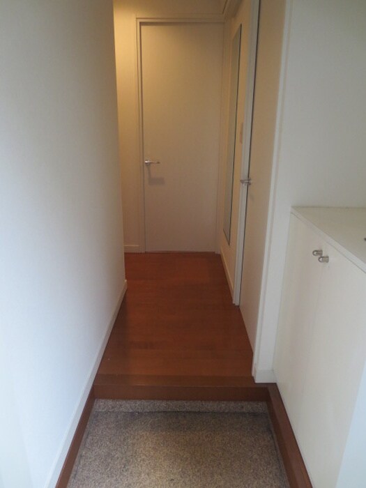 物件内観写真7　(玄関)