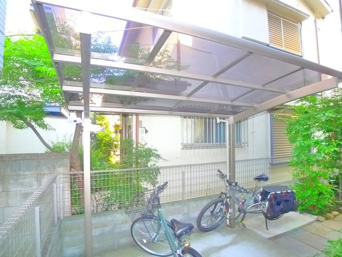 物件外観写真4　(駐輪場)