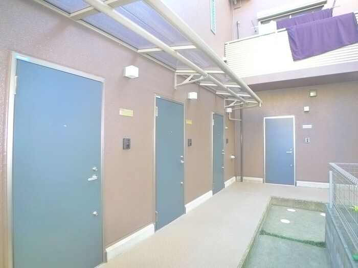 物件外観写真5　(エントランス部分)