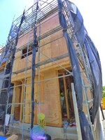建築中