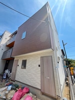 建築中