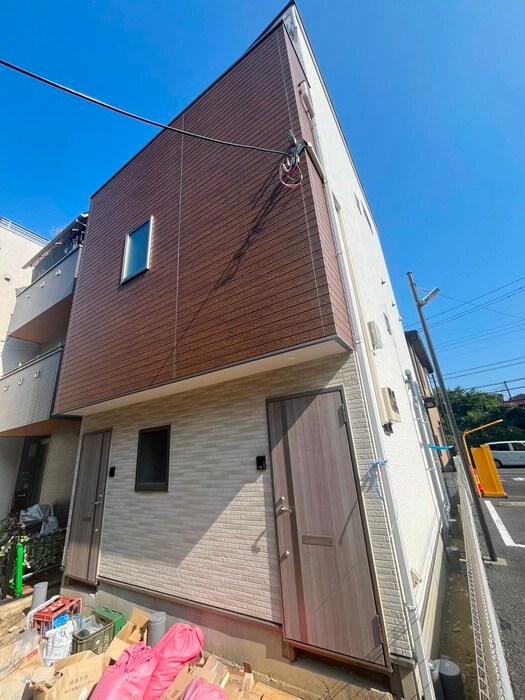 物件外観写真1　(建築中)