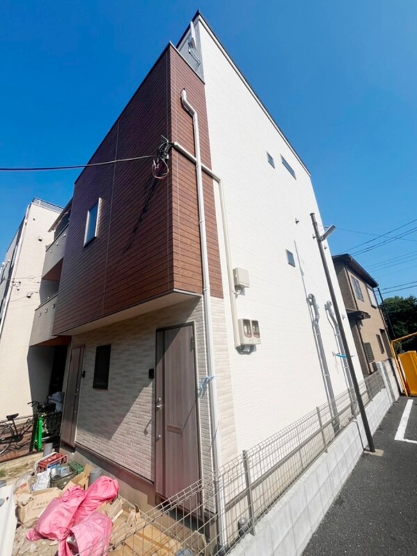 建築中