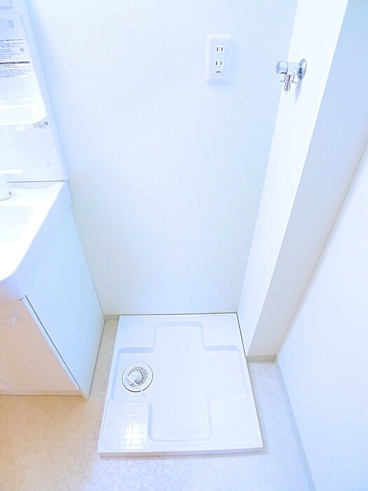 物件内観写真13　(洗濯機置場)