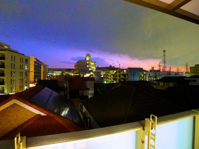 物件内観写真22　(室内からの展望)