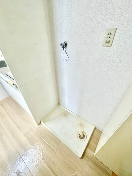 物件内観写真16　(洗濯機置場)