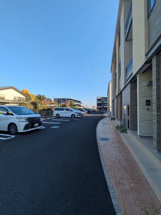 物件外観写真5　(駐車場)