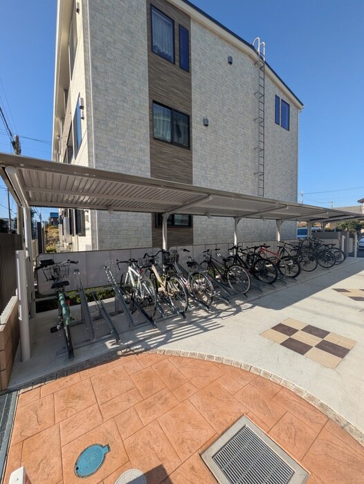 物件外観写真6　(駐輪場)