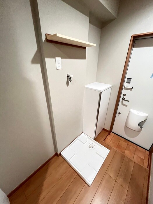 物件内観写真8　(洗濯機置場)