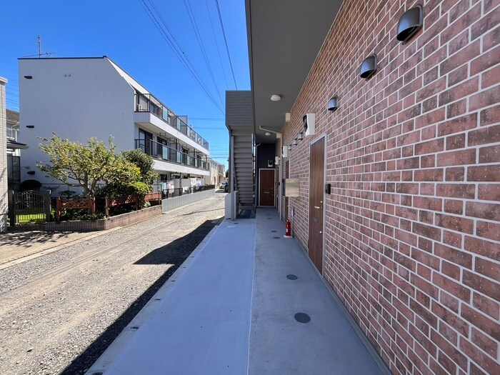 物件外観写真5　(エントランス部分)