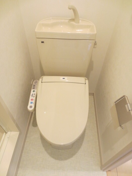 物件内観写真8　(トイレ)