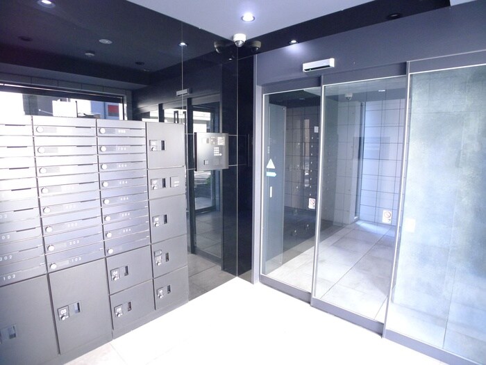 物件外観写真5　(エントランス部分)