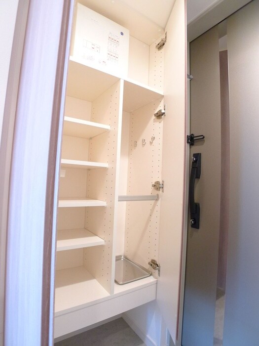 物件内観写真15　(靴箱)