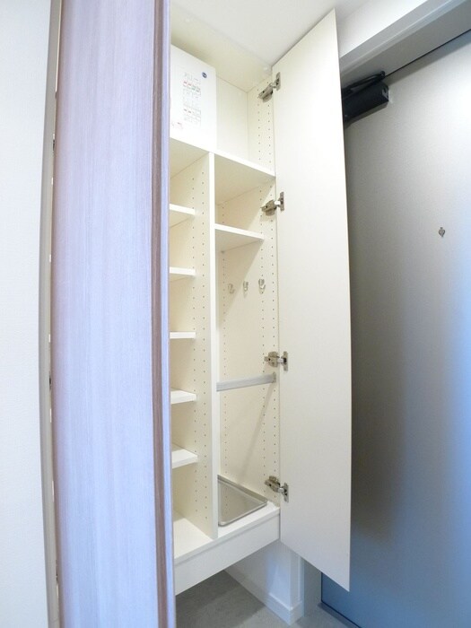 物件内観写真15　(靴箱)