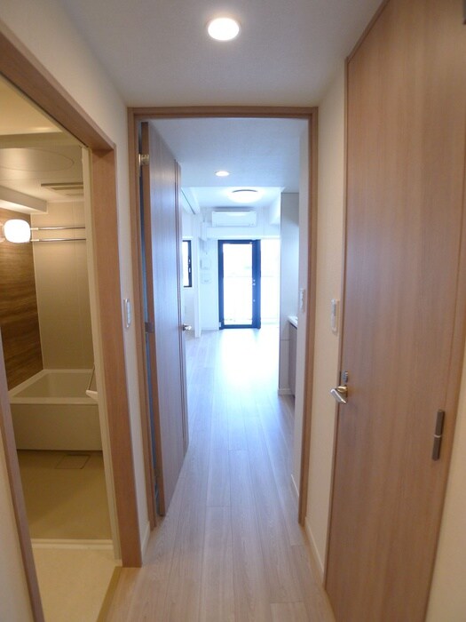 物件内観写真16　(廊下)