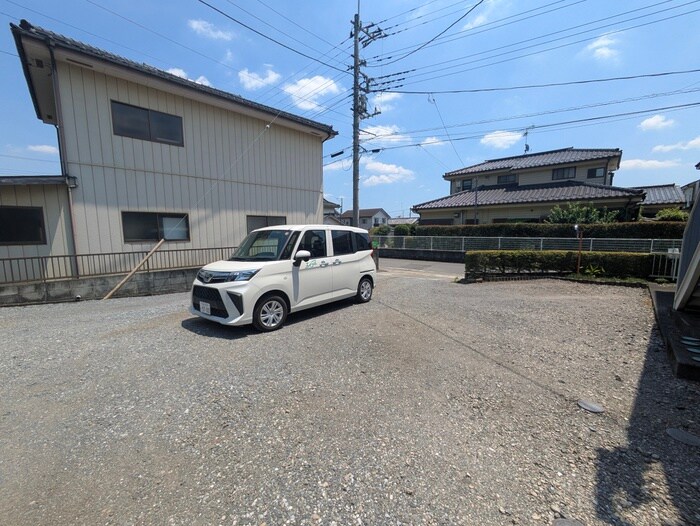 物件外観写真6　(駐車場)