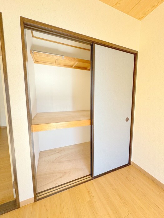 物件内観写真16　(収納)