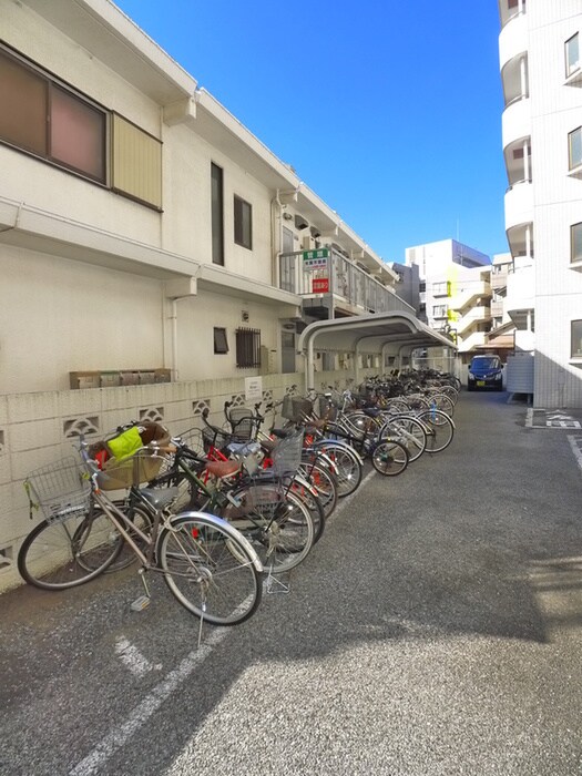 物件外観写真3　(駐輪場)