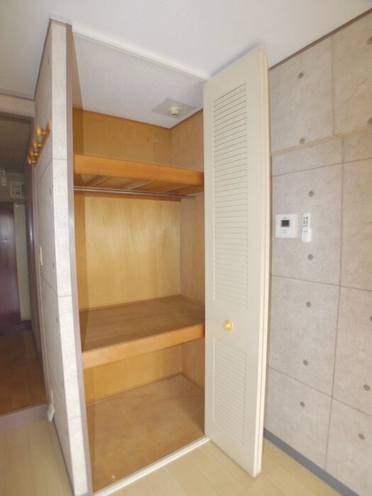 物件内観写真7　(収納)