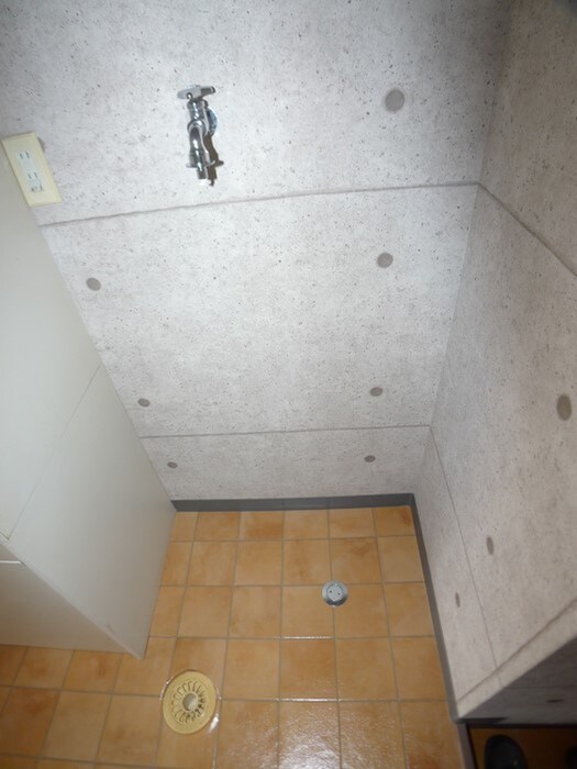 物件内観写真9　(洗濯機置場)