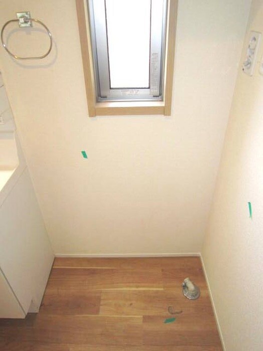 物件内観写真11　(洗濯機置場)