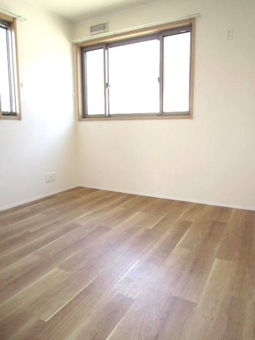 物件内観写真14　(室内からの展望)