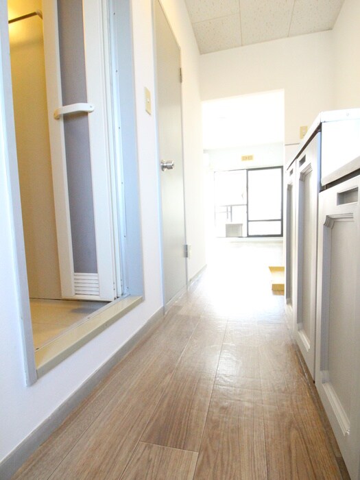物件内観写真8　(廊下)