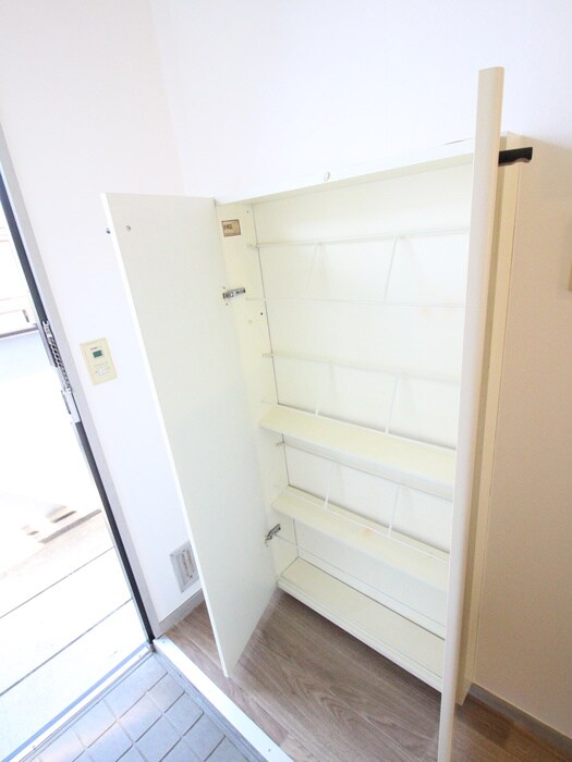 物件内観写真9　(靴箱)