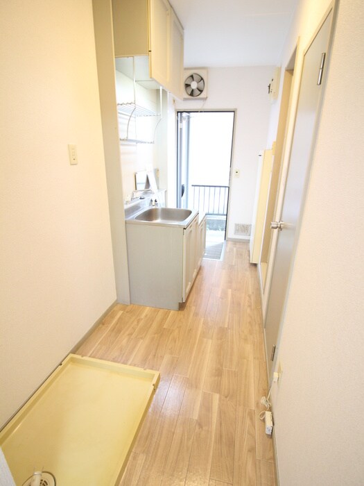 物件内観写真12　(廊下)