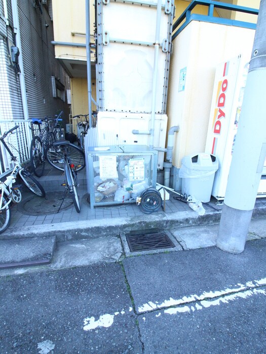 物件外観写真6　(駐輪場)