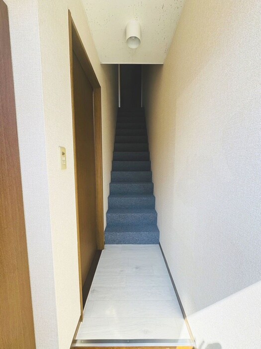 物件内観写真12　(廊下)