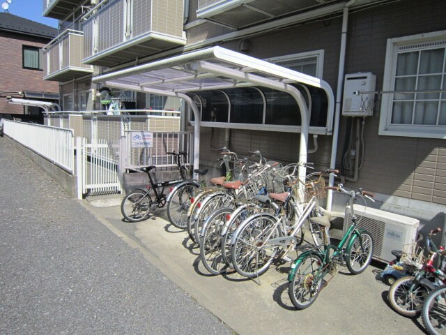 物件外観写真3　(駐輪場)