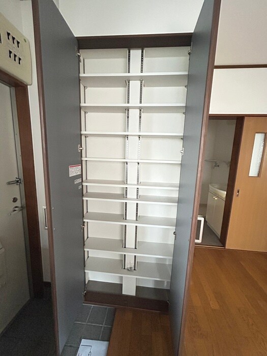 物件内観写真19　(靴箱)