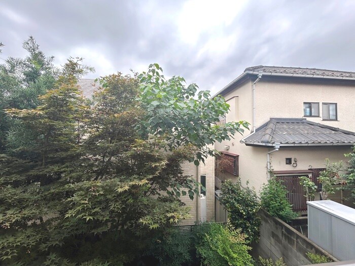 物件内観写真22　(室内からの展望)