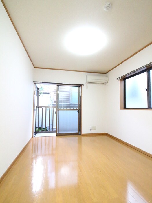 物件内観写真4　(居室)