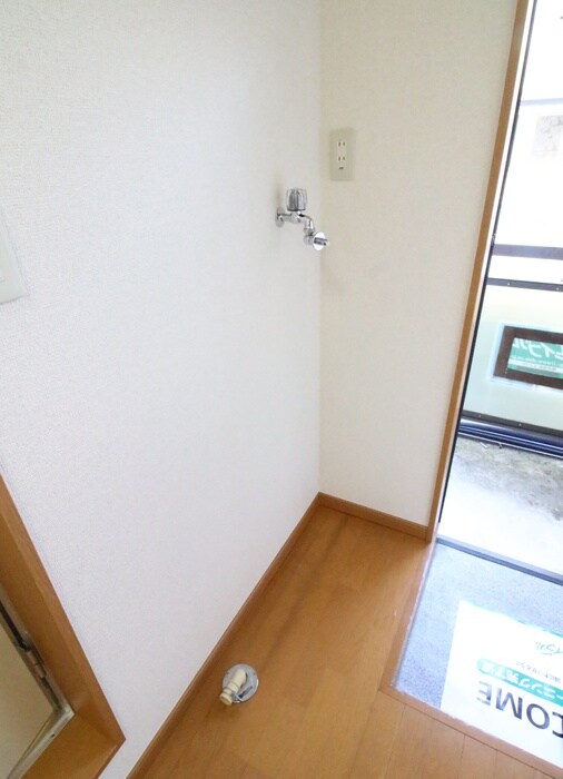 物件内観写真15　(洗濯機置場)