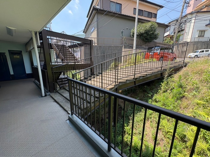 物件外観写真3　(エントランス部分)